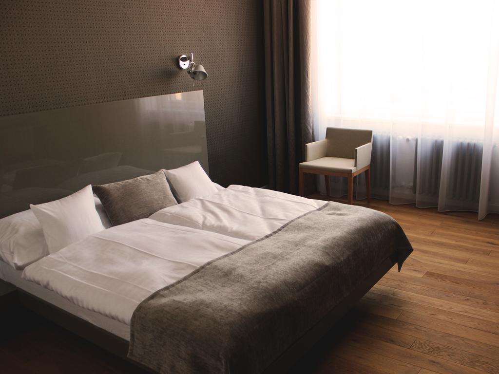 Hotel Lev Levice Rom bilde