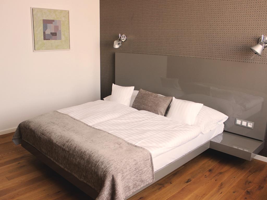 Hotel Lev Levice Rom bilde